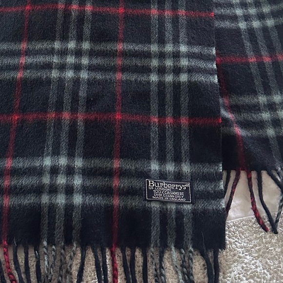 Burberry 100% Cashmere Scarf Plaid - Picture 6 of 6
